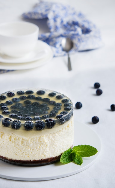 Käsekuchen mit Blaubeer- und Zitronengelee