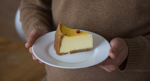 Käsekuchen mit Ricotta und Granatapfel