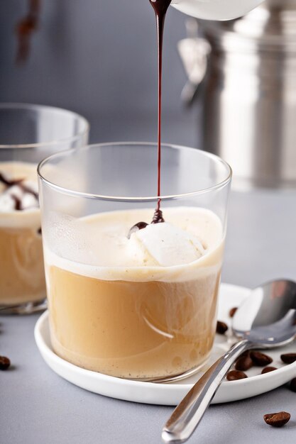 Kaffee Affogato mit Vanille-Eis