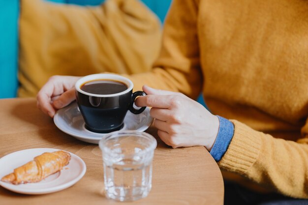 Kaffee in einer schönen Tasse stilvolles Restaurant oder Café