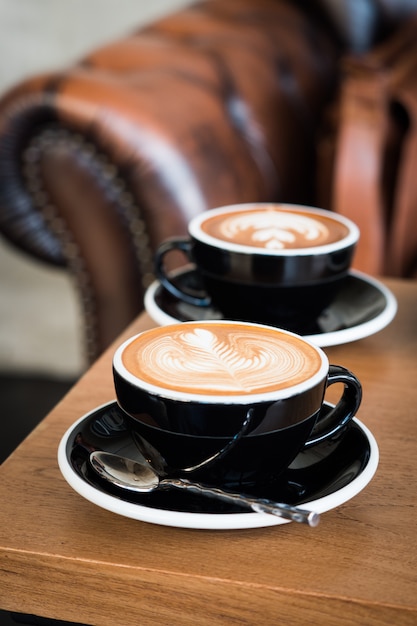 Kaffee Latte Kunst im Café