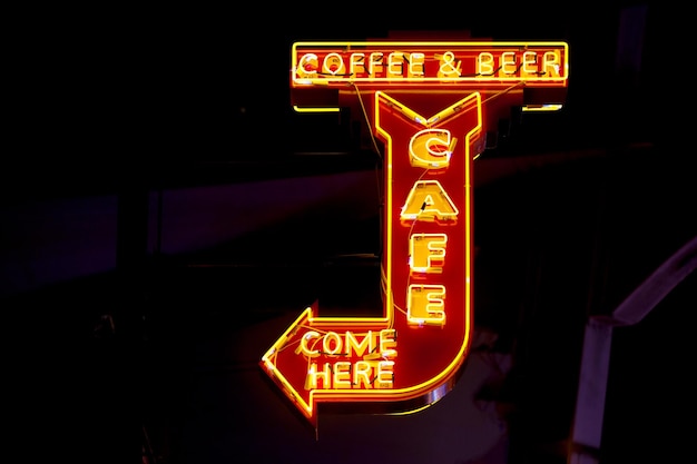 Foto kaffee n bier neonlicht