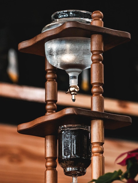 Kaffee-Shop-Werkzeug - Yama kaltes Tropfwasser mit Kaffee im Inneren Kaffee Tapetenfilter tropft