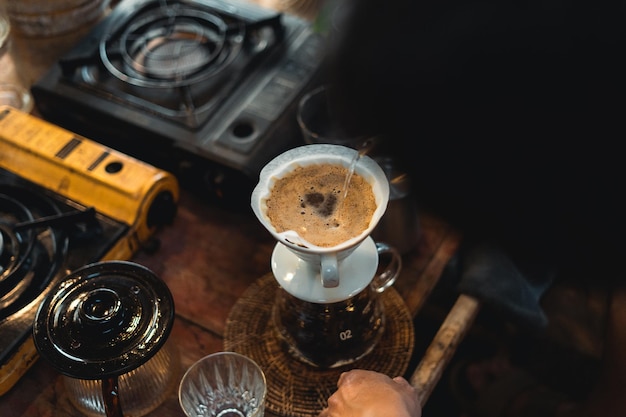 Kaffee tropfenNahaufnahme von handgebrühtem Kaffee