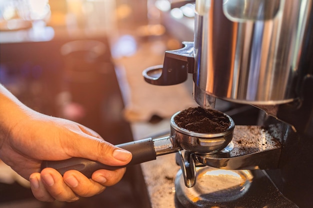 Kaffeemaschine Siebträger mit Kaffee Nützlich als Hintergrund für Barista Bar Café