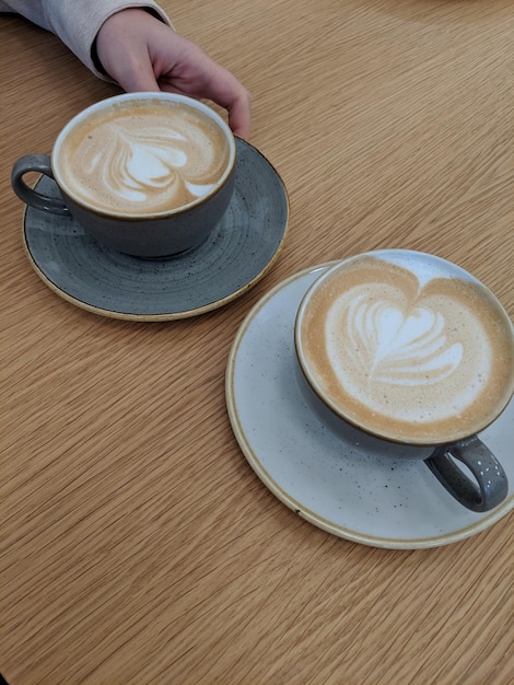 Kaffeetasse auf dem Tisch