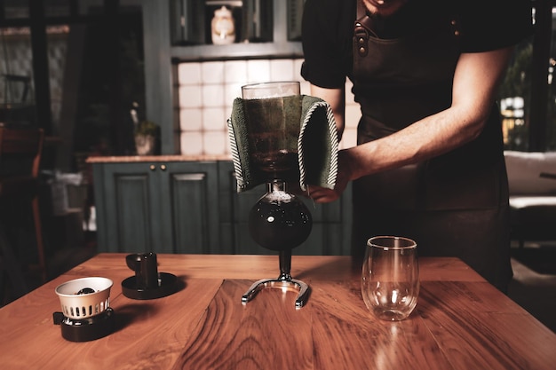 Kaffeezubereitung mit Kaffeekolben oder Chemex