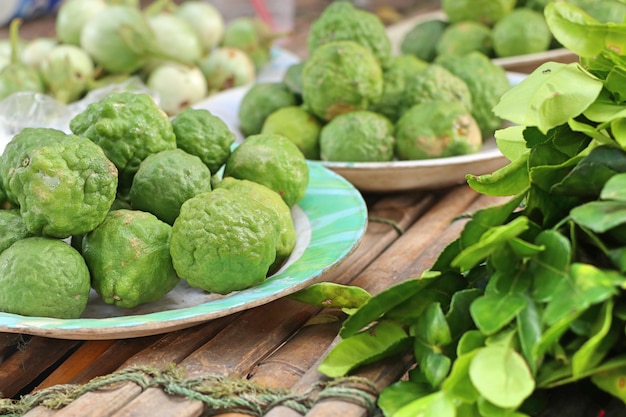 kaffir lime no mercado