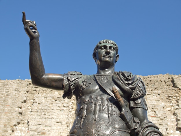 Kaiser Trajan-Statue