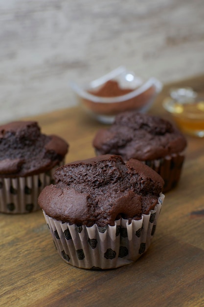 Kakao-Muffins mit Zutaten