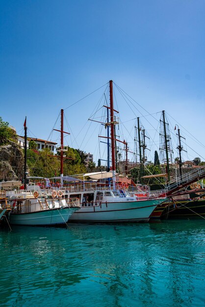 Kaleici Marina Antalya Barcos de recreio no porto de Antalya