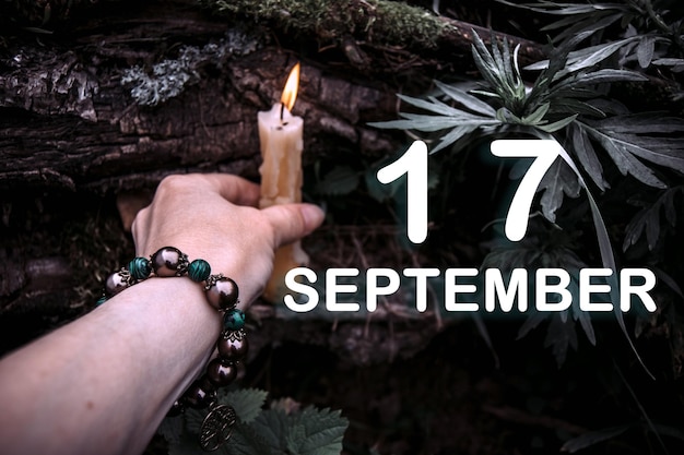 Kalenderdatum auf dem Hintergrund eines esoterischen spirituellen Rituals Der 17. September ist der siebzehnte Tag des Monats