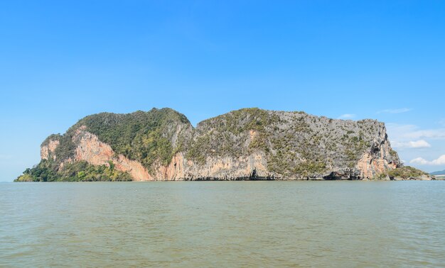 Kalksteininsel im Nationalpark Phang Nga Bay, Thailand