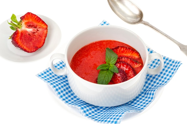 Kalte Frucht Erdbeercremesuppe