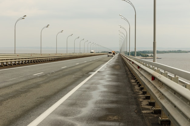 Kama River, Tatarstan, Russland, Brücke über den Kama River