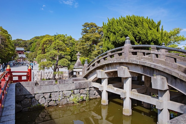 KAMAKURA, JAPÃO Maio - 16, 2019: Santuário e jardins Tsurugaoka Hachimangu em Kamakura, Japão.