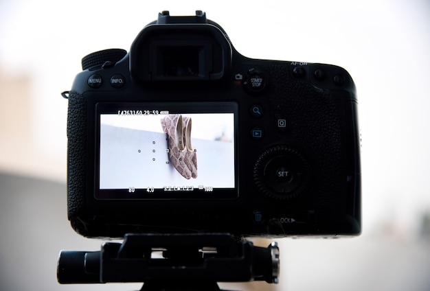 Kamera auf Stativ Fotografen nehmen malerische Ansichten auf.