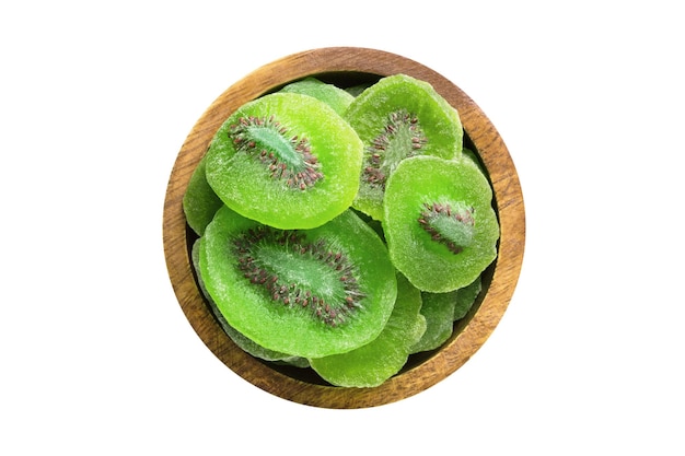Kandierte Früchte getrocknete Kiwi mit Zucker in Holzschale isoliert auf weißem Hintergrund Draufsicht auf veganes Essen