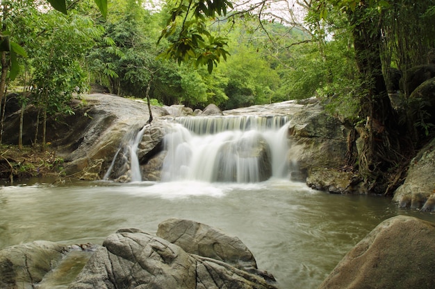 Kao Chon Wasserfall, Ratchaburi, Thailand