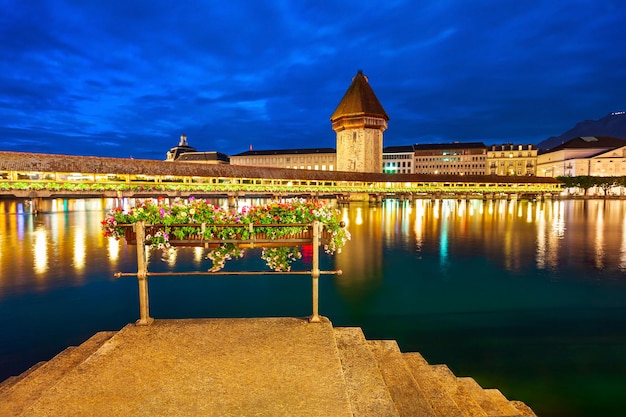 Kapellbrücke Brücke Wasserturm Turm Luzern