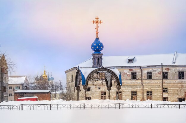 Kapelle an der Stelle, an der die Kasaner Ikone der Muttergottes und die Verkündigungskathedrale des Kremls gefunden wurden