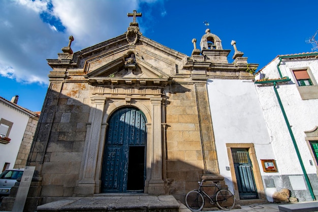 Kapelle des Heiligen Kreuzes im historischen Zentrum von Miranda do Douro Portugal