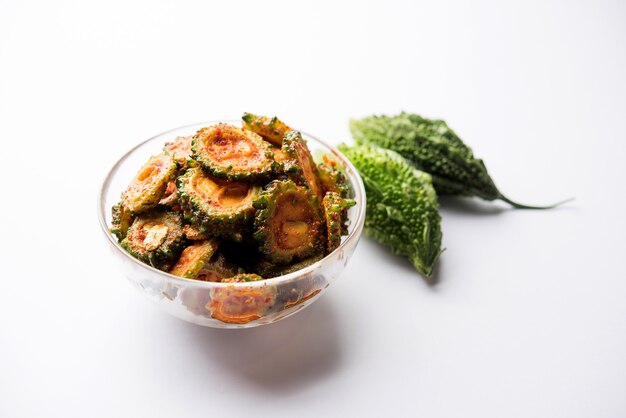 Karela Achar o encurtido de calabaza amarga, receta popular de la India