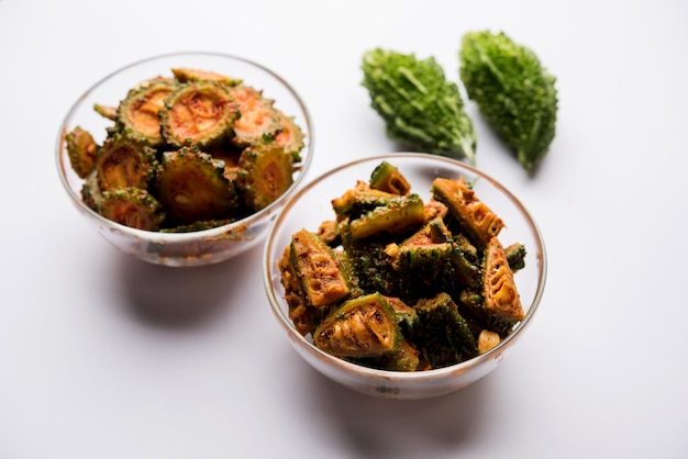 Karela Achar o encurtido de calabaza amarga, receta popular de la India