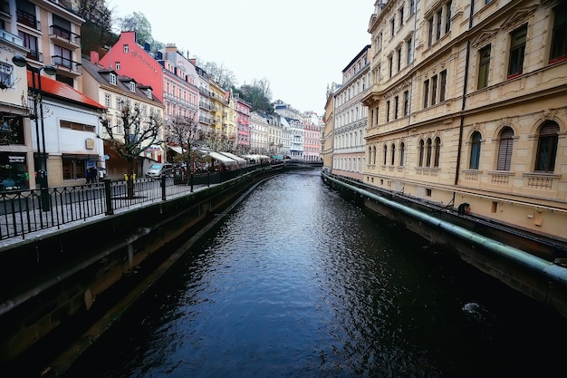 Karlovy Vary República Tcheca / vista da paisagem da cidade de Karlovy Vary, uma vista turística na República Tcheca