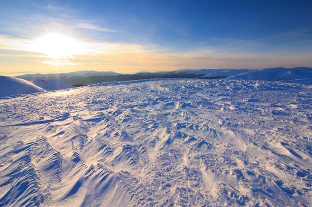 Karpaten im Winter Winterlandschaft in den Bergen