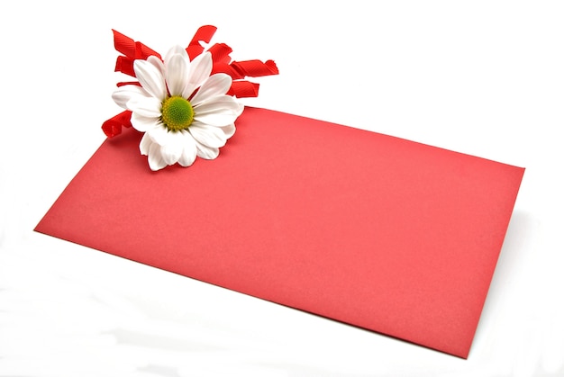 Karte mit Blumen, zum des Valentinstags zu gratulieren
