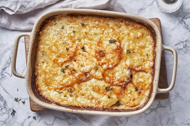 Kartoffelauflauf mit Sahnegratin dauphinois französische Küche