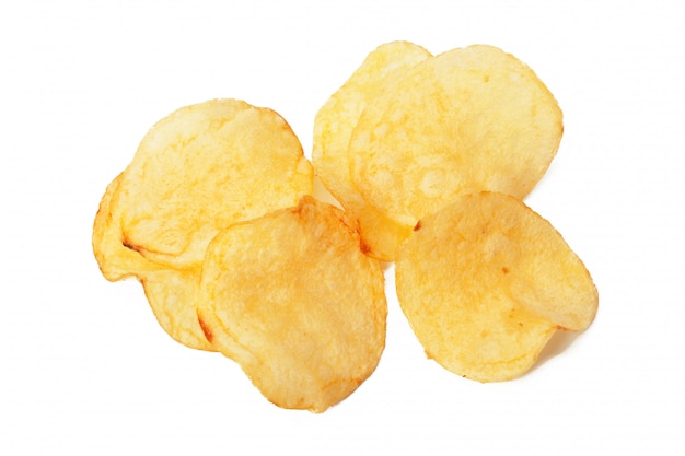 Kartoffelchips getrennt auf Weiß