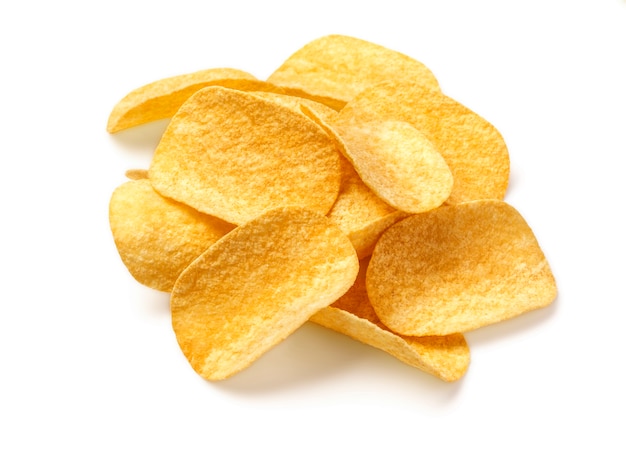 Kartoffelchips isoliert auf einem Weiß