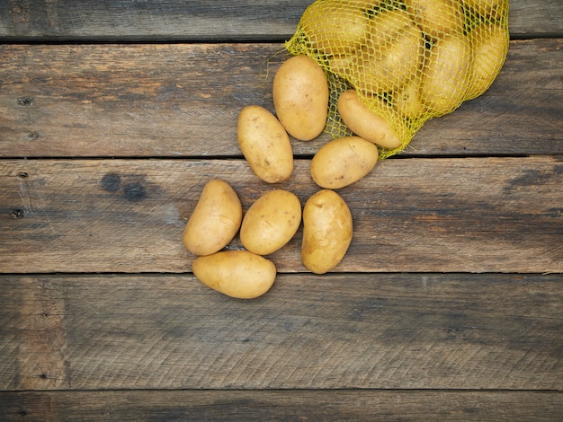 Kartoffeln im Nylonnetzbeutel.