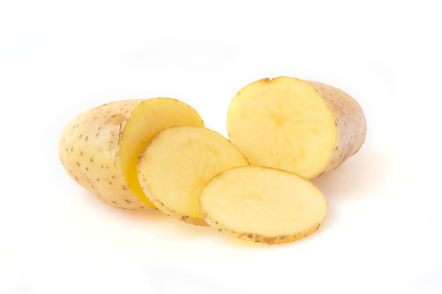 Kartoffelrutsche isoliert auf weißem Hintergrundmakro