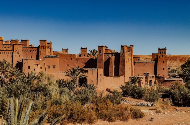 Foto kasbah gegen den blauen himmel