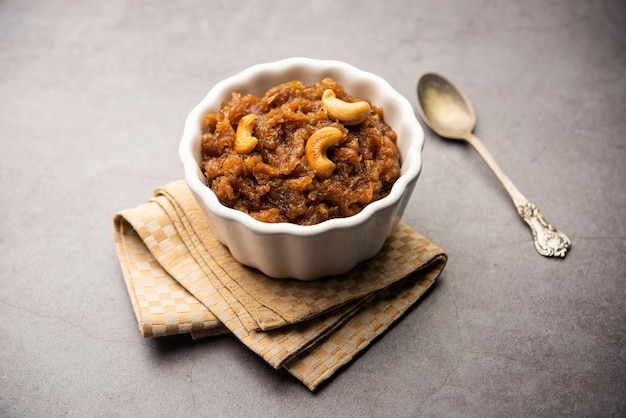 Kashi halwa ou kasi halva é uma das sobremesas clássicas e tradicionais de Karnataka feitas com Ash Gourd ou abóbora branca ou kaddu