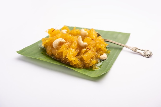 Kashi halwa ou kasi halva é uma das sobremesas clássicas e tradicionais de Karnataka feitas com Ash Gourd ou abóbora branca ou kaddu