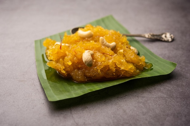 Kashi halwa ou kasi halva é uma das sobremesas clássicas e tradicionais de Karnataka feitas com Ash Gourd ou abóbora branca ou kaddu