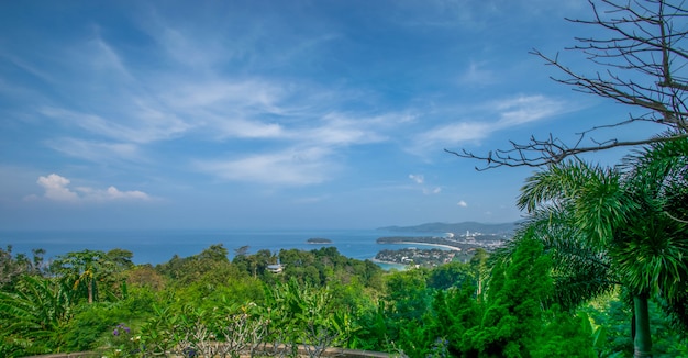 Kata phuket vista para o mar.