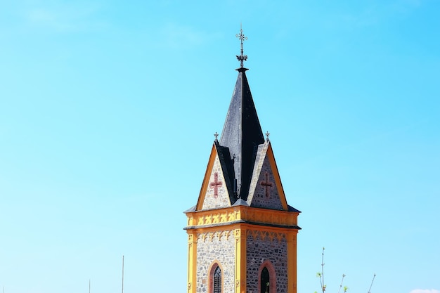 Katholische Kathedralenlandschaft Prag / Blick auf die Kirche in der Tschechischen Republik, städtische Touristenlandschaft in Prag