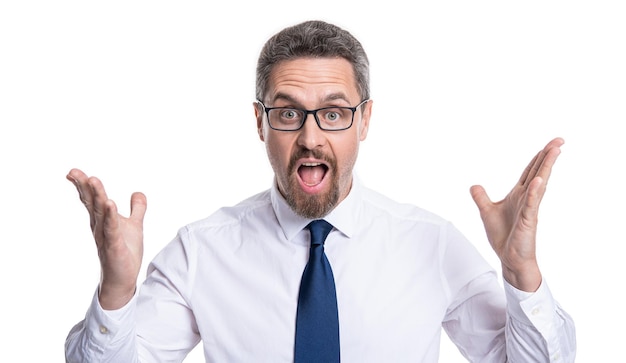 Kaukasischer erstaunter Mann im Studio erstaunter Mann im Hintergrund Foto eines erstaunten Mannes mit Brille, erstaunter Mann isoliert auf Weiß