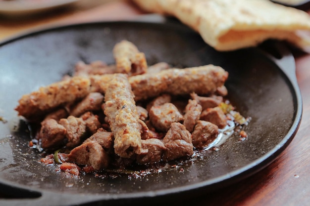 Foto kebab de ramadán tradicional turco y árabe