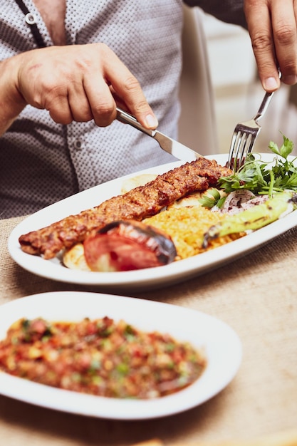 Foto kebab tradicional turco e árabe do ramadã