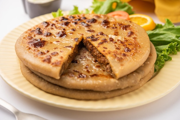 Keema Paratha Gefülltes Fladenbrot mit Hähnchen- oder Hammelhackfleisch