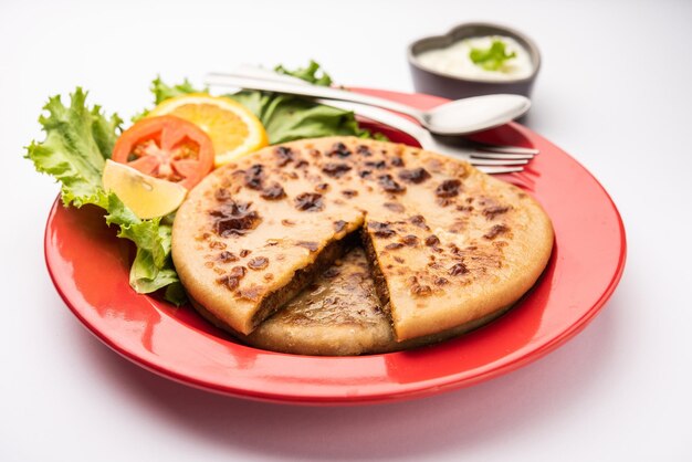 Keema Paratha Gefülltes Fladenbrot mit Hähnchen- oder Hammelhackfleisch