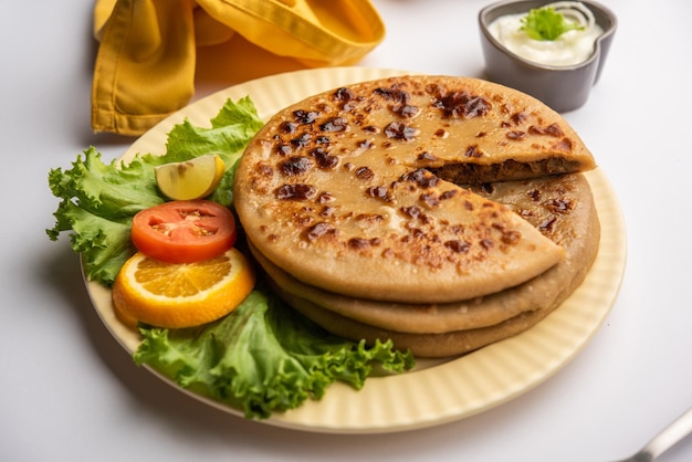 Keema Paratha Gefülltes Fladenbrot mit Hähnchen- oder Hammelhackfleisch