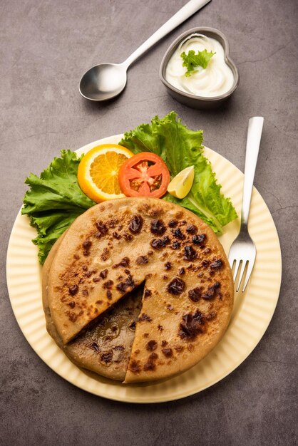 Keema Paratha Gefülltes Fladenbrot mit Hähnchen- oder Hammelhackfleisch