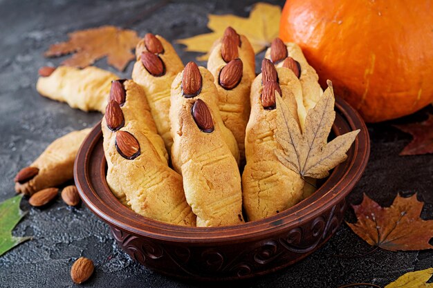 Kekse, Hexenfinger, lustiges Rezept für eine Halloween-Party